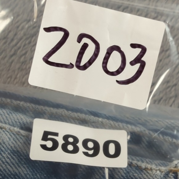 Vintage 90s Levis Jeans 26x30 Blue Light Wash Faded Straight Denim Cotton - Picture 11 of 12